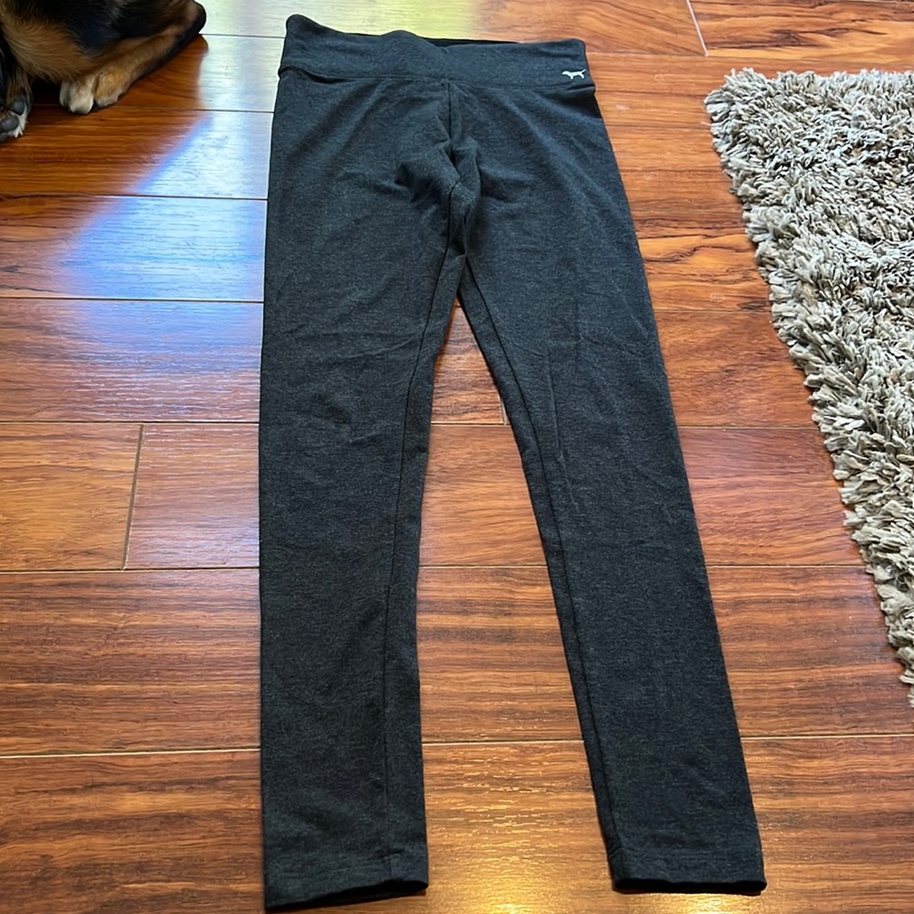 Dark grey Yoga leggings from PINK
